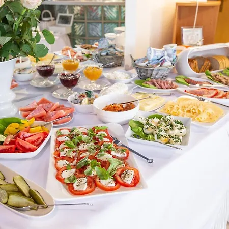 Pensjonacik Grazyna Bed & Breakfast 4*